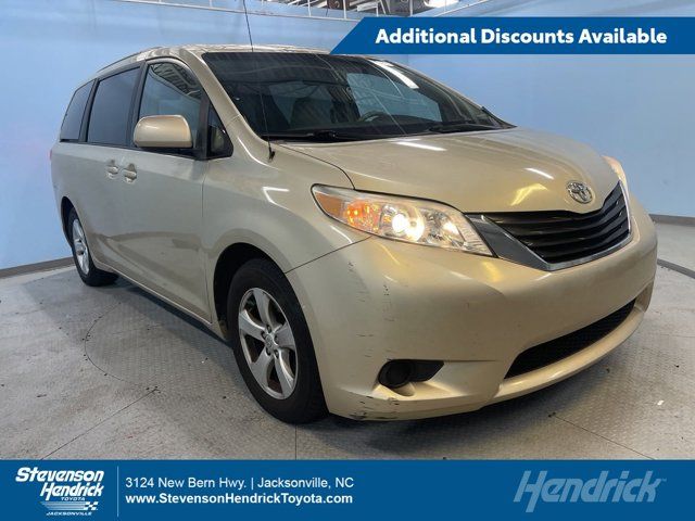 2014 Toyota Sienna LE