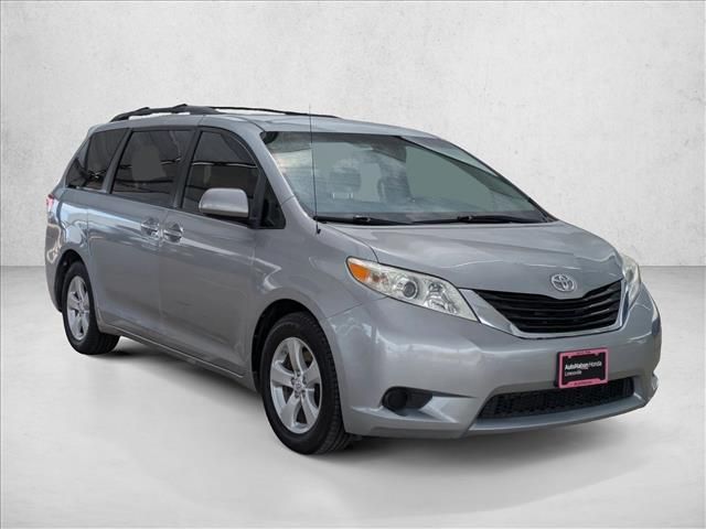 2014 Toyota Sienna LE