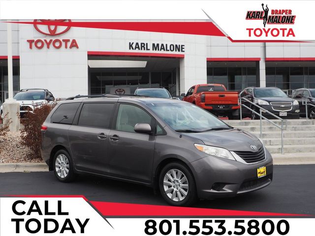 2014 Toyota Sienna LE