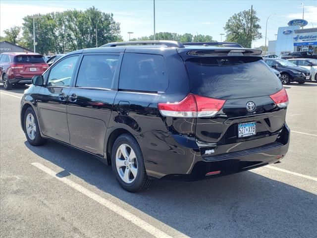 2014 Toyota Sienna LE Auto Access Seat