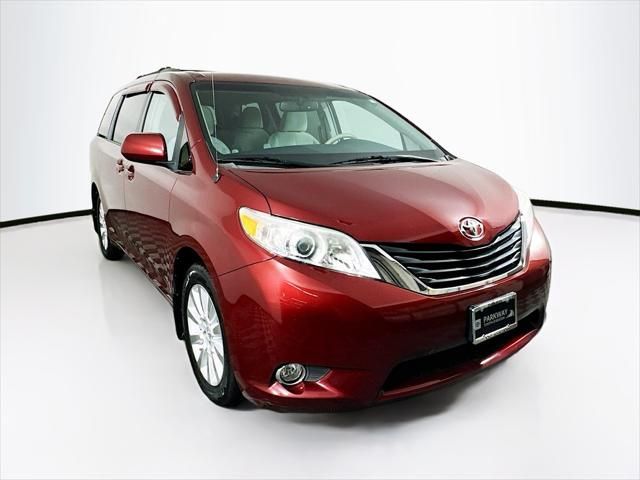 2014 Toyota Sienna LE