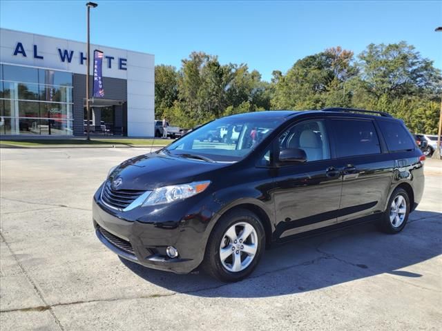 2014 Toyota Sienna LE