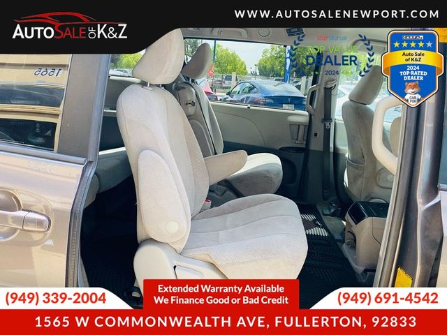 2014 Toyota Sienna LE Auto Access Seat