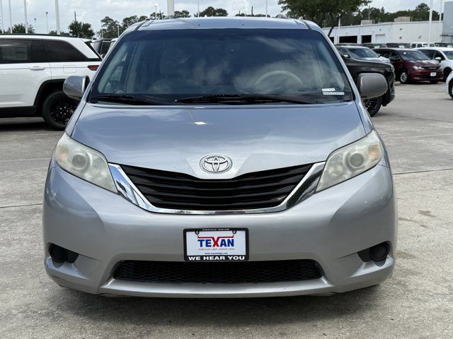 2014 Toyota Sienna LE Auto Access Seat