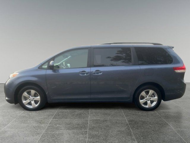 2014 Toyota Sienna LE Auto Access Seat