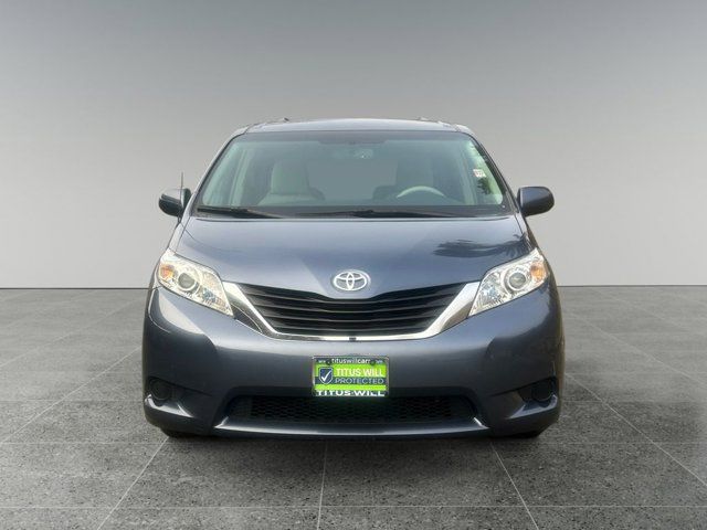 2014 Toyota Sienna LE Auto Access Seat