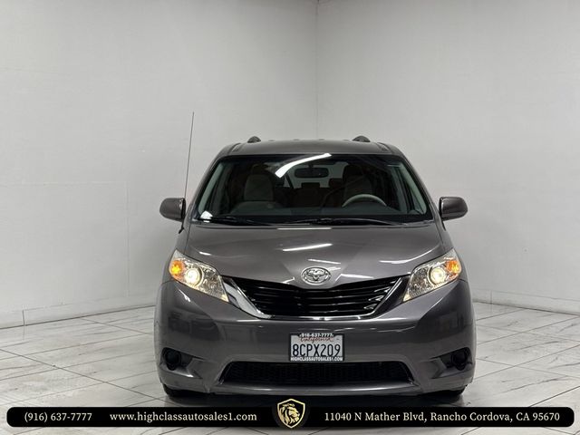 2014 Toyota Sienna LE Auto Access Seat