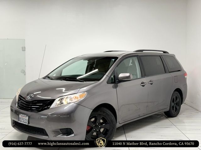 2014 Toyota Sienna LE Auto Access Seat