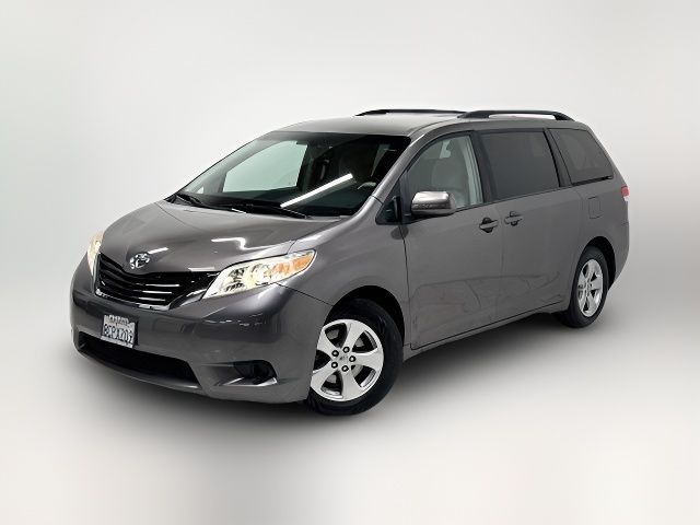 2014 Toyota Sienna LE Auto Access Seat