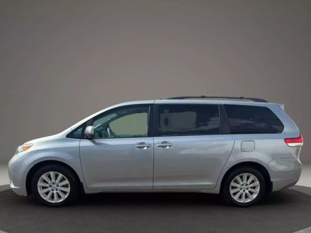2014 Toyota Sienna LE