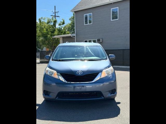 2014 Toyota Sienna LE