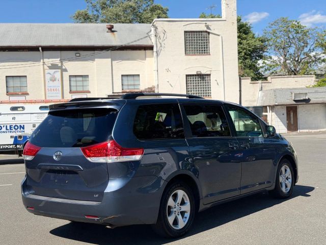 2014 Toyota Sienna LE