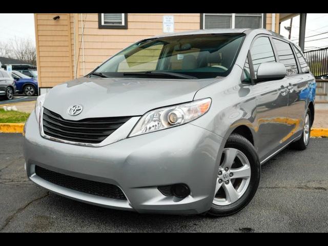 2014 Toyota Sienna LE