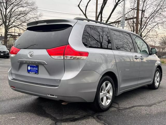 2014 Toyota Sienna LE