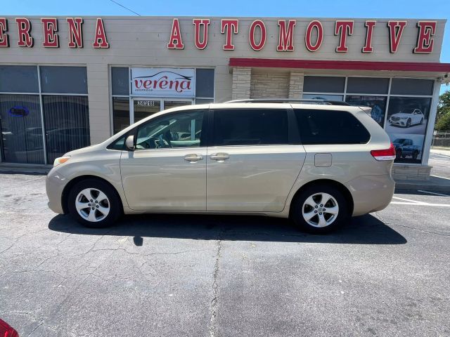 2014 Toyota Sienna LE