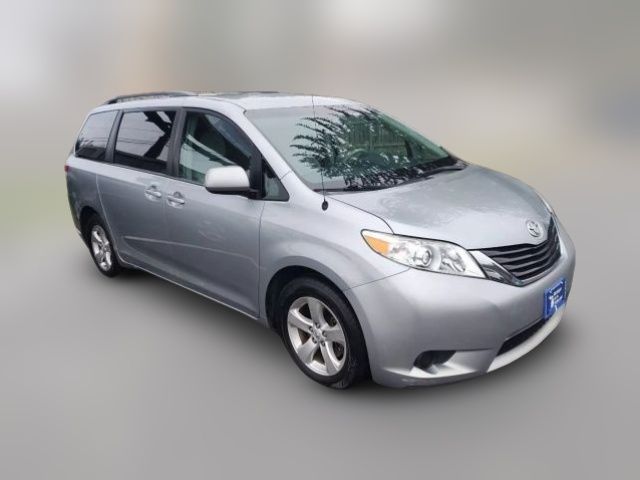 2014 Toyota Sienna LE