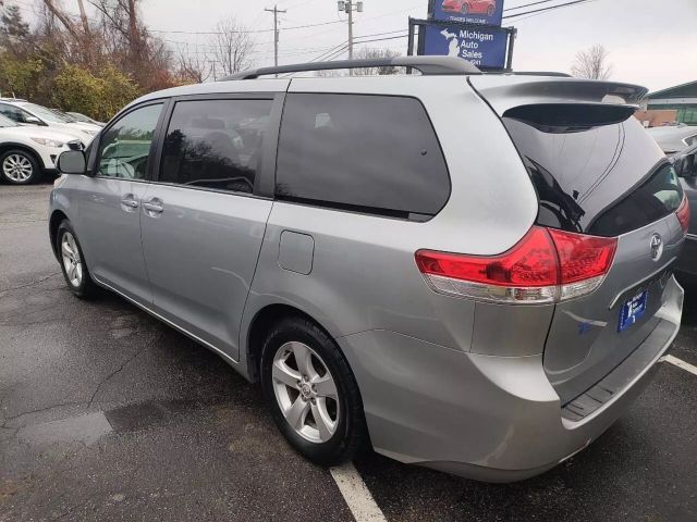 2014 Toyota Sienna LE