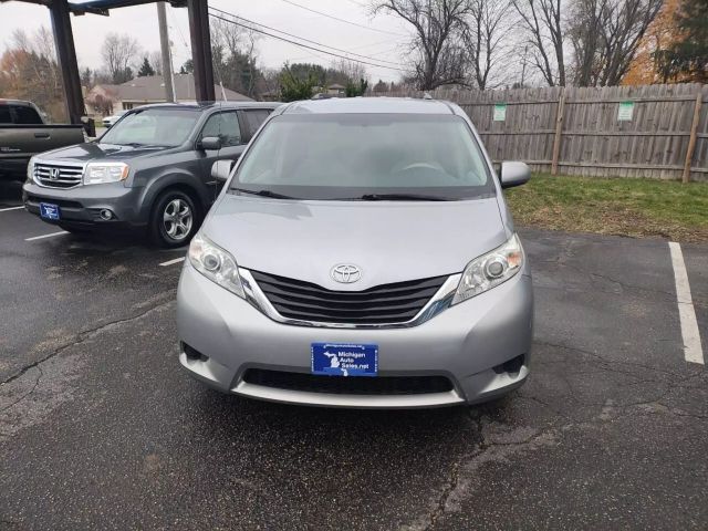 2014 Toyota Sienna LE