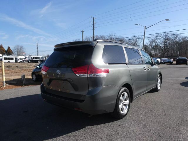 2014 Toyota Sienna LE