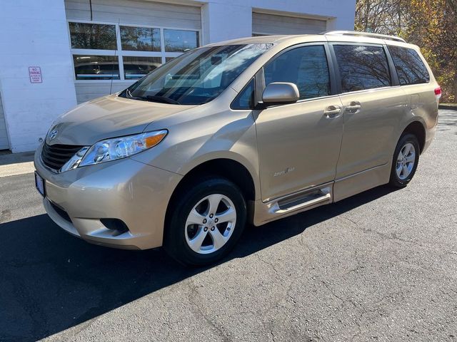 2014 Toyota Sienna 