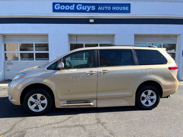 2014 Toyota Sienna 