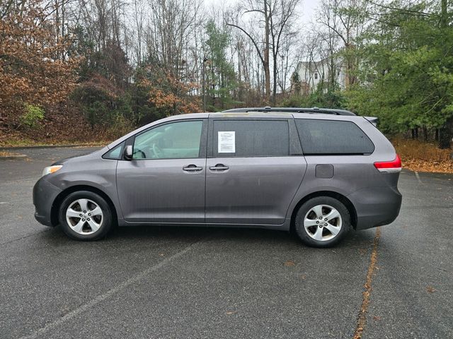 2014 Toyota Sienna LE Auto Access Seat