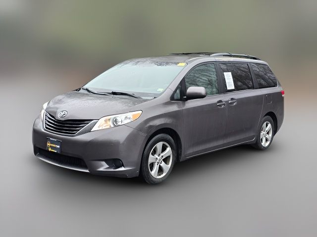 2014 Toyota Sienna LE Auto Access Seat