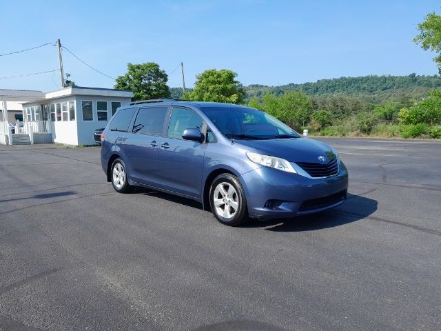 2014 Toyota Sienna LE Auto Access Seat