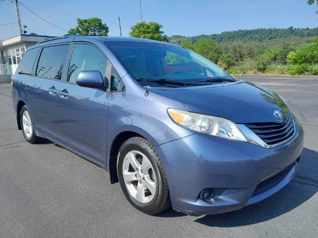 2014 Toyota Sienna LE Auto Access Seat