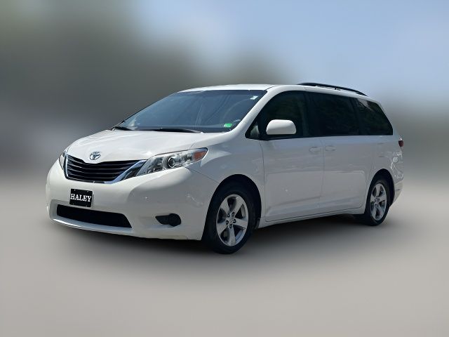 2014 Toyota Sienna LE Auto Access Seat
