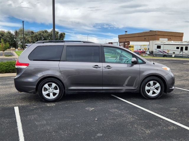 2014 Toyota Sienna LE Auto Access Seat