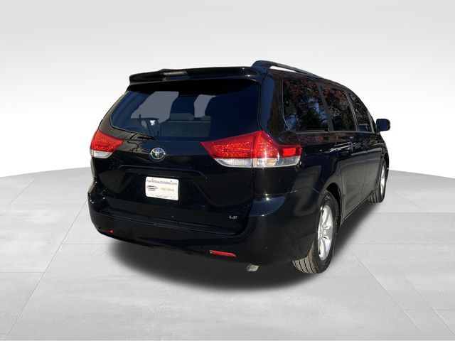 2014 Toyota Sienna LE Auto Access Seat