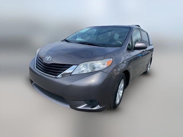 2014 Toyota Sienna LE Auto Access Seat