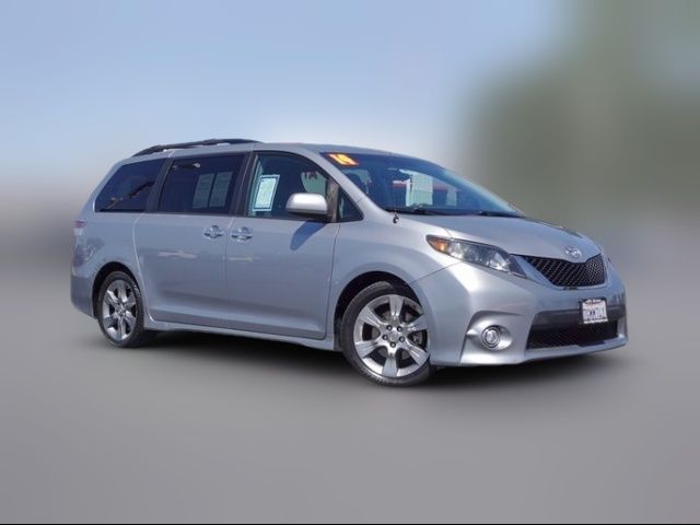 2014 Toyota Sienna SE