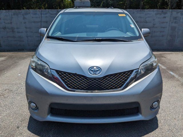 2014 Toyota Sienna SE