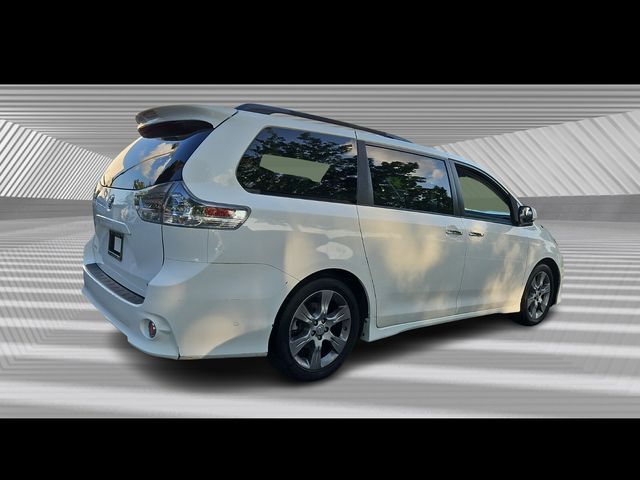 2014 Toyota Sienna SE