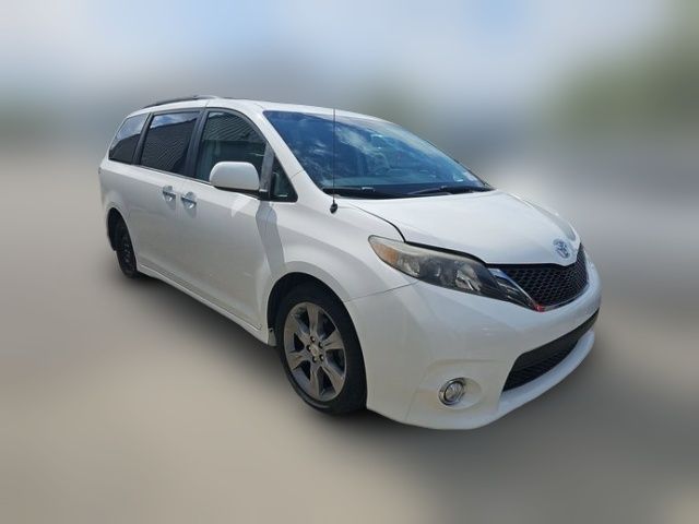 2014 Toyota Sienna SE