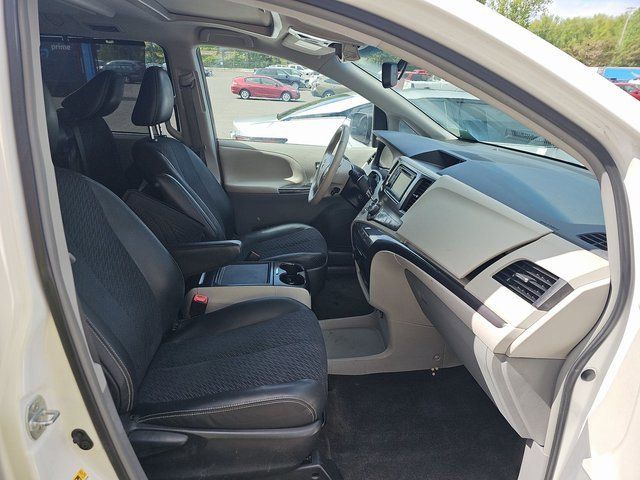2014 Toyota Sienna SE