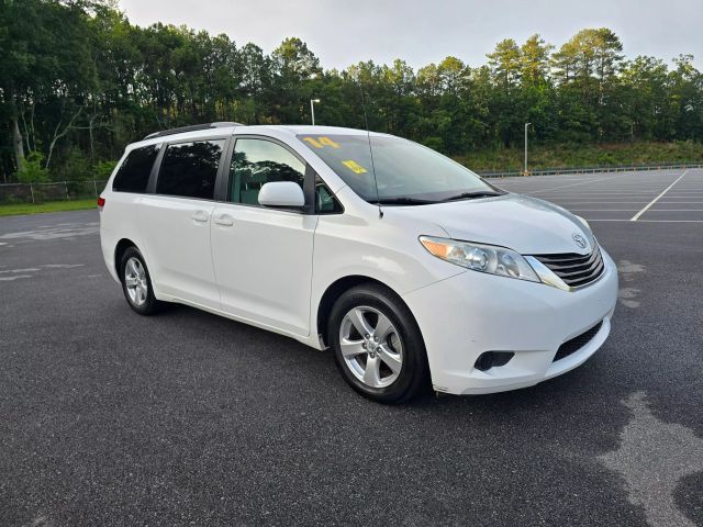 2014 Toyota Sienna SE