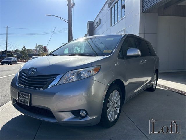 2014 Toyota Sienna 