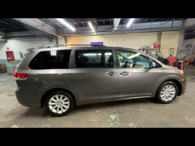 2014 Toyota Sienna XLE