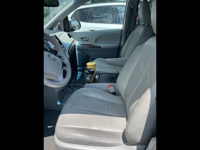 2014 Toyota Sienna XLE