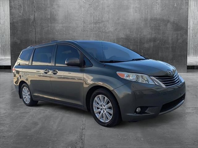 2014 Toyota Sienna XLE