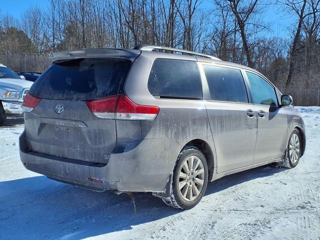 2014 Toyota Sienna XLE