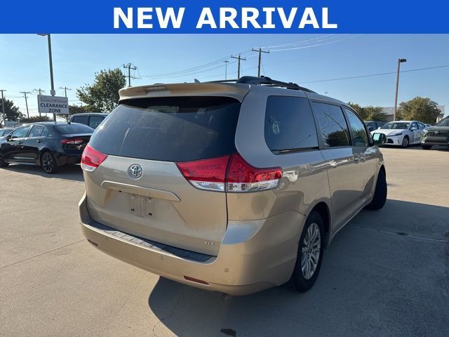 2014 Toyota Sienna XLE