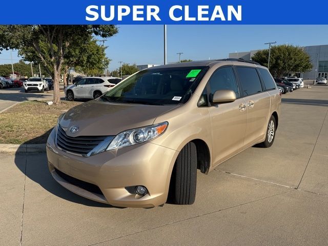 2014 Toyota Sienna XLE