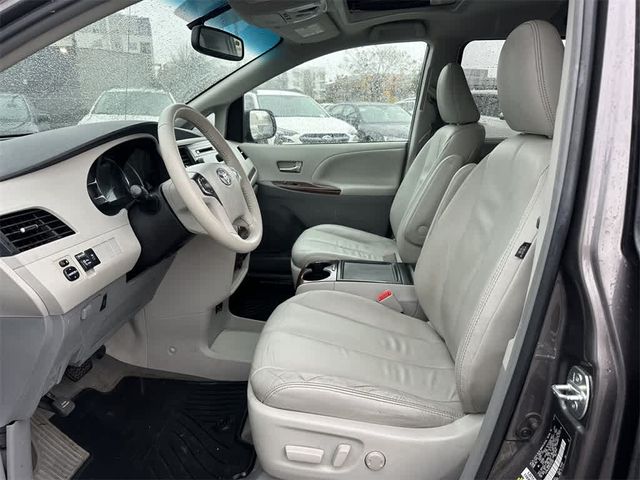 2014 Toyota Sienna XLE