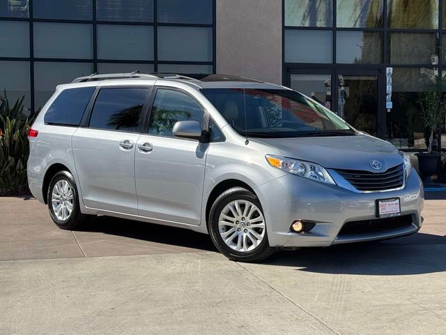 2014 Toyota Sienna XLE