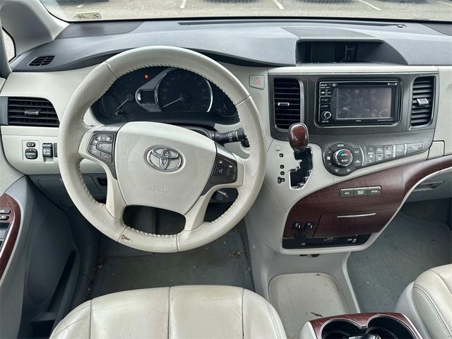 2014 Toyota Sienna XLE