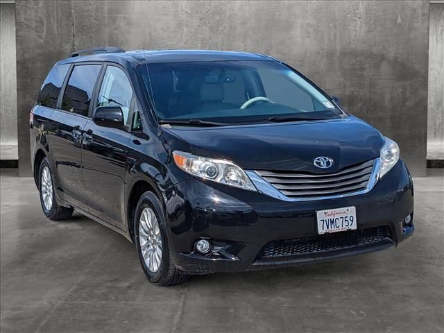 2014 Toyota Sienna XLE